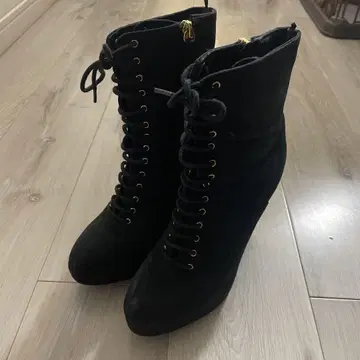 H&M 블랙 스웨이드 레이스업 부츠 하이힐