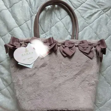 NINA'S x m petit 리본 포함 퍼 토트백