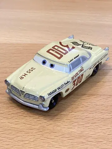 카즈 토미카 리로이 헤밍 미니카