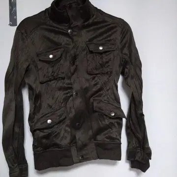 in the attic 올리브 그린 밀리터리 자켓 M 사이즈