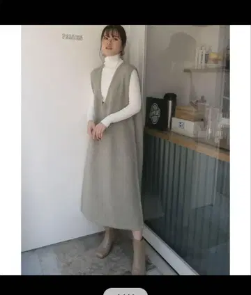 코너스 CORNERS 믹스 부클레 니트 깊은 V넥 베스트 원피스