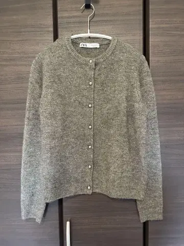 ZARA / 메탈 버튼 니트 가디건