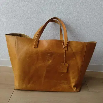 geneden 가죽 토트백 카멜