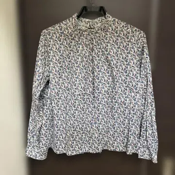 리버티 스탠드 칼라 긴팔 블라우스