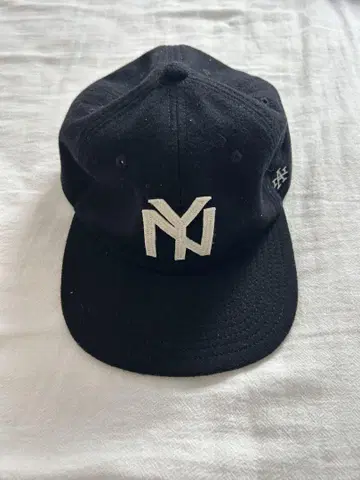 American Needle NY 로고 블랙 캡