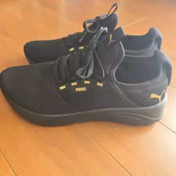 PUMA 블랙 SOFTRIDE 스니커즈