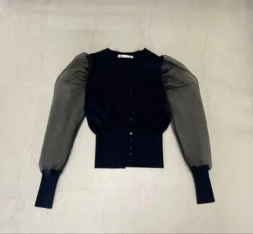 [ 새상품 미사용 ] ZARA 시어 소매 블랙 가디건