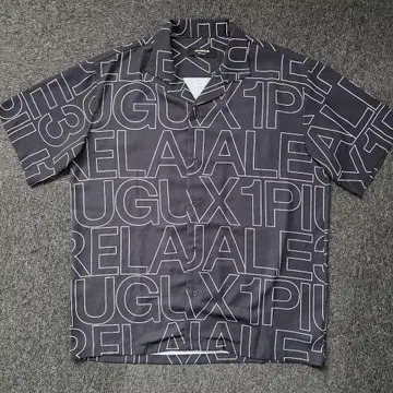 1PIU1UGUALE3 RELAX 반팔 셔츠 L 사이즈 로고 블랙