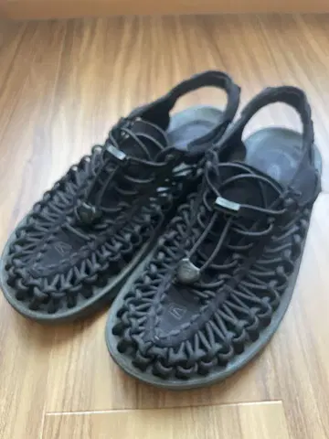 KEEN UNEEK 블랙 24cm