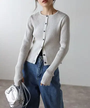 봉쥬르 사간 핑거홀 크루넥 리브 가디건