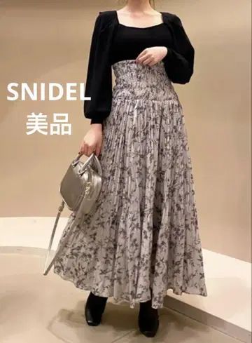 [ 새상품급 ] SNIDEL 스나이델 플리츠 롱 스커트 꽃무늬 XS