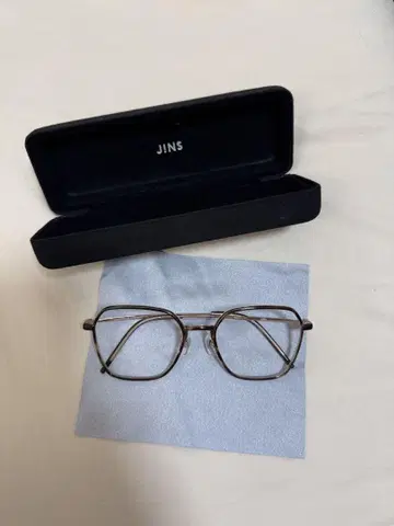 JINS 사각형 안경 케이스 포함