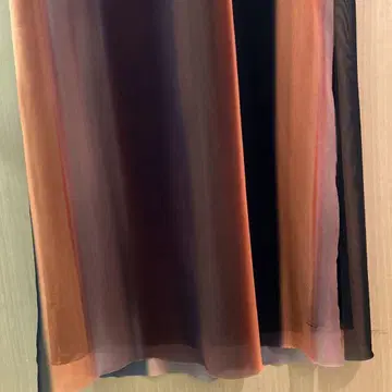 zara 뒤쪽 밑단 얼룩
