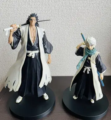 BLEACH 자라키 켄파치 히츠가야 토시로 2체 세트