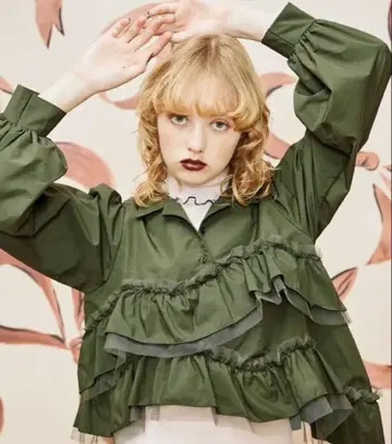 poppy 아사기니뇨 프릴 블라우스 카키