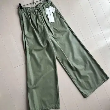 에코 가죽 MARECHAL TERRE 서지 그린 와이드 팬츠 사이즈 2