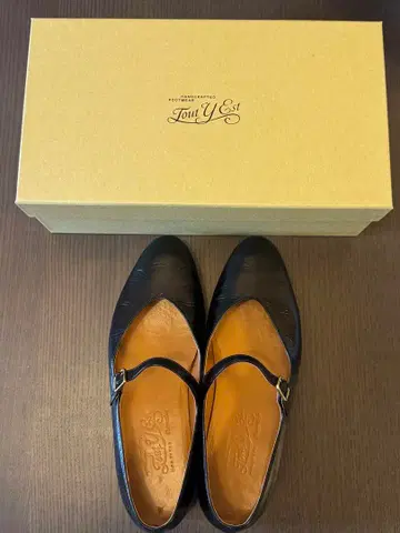 TOUT Y EST 멜리 제인 MONA