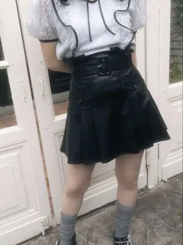 가죽 플리츠 치마바지