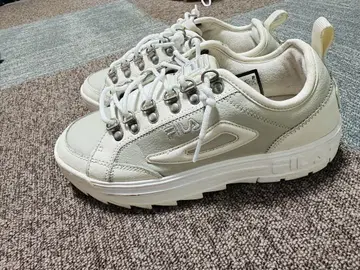 FILA 화이트 가죽 스니커즈 24.5cm