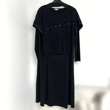 발렌자 40 사이즈 미사용품 블랙 레이스 무릎 기장 원피스