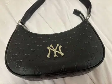 MLB KOREA 모노그램 미니 호보백 엠보싱 NY 로고