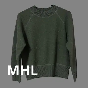 MHL 니트 스웨터 카키색 짧은 기장으로 멋스럽게