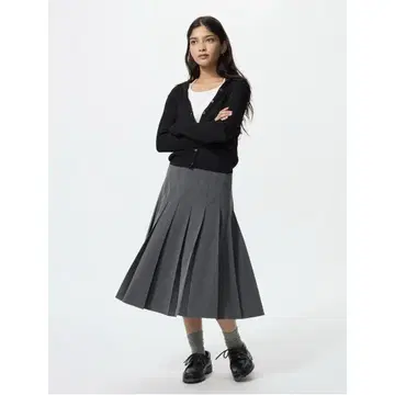 UNIQLO 유니클로 와이드 플리츠 미디 스커트