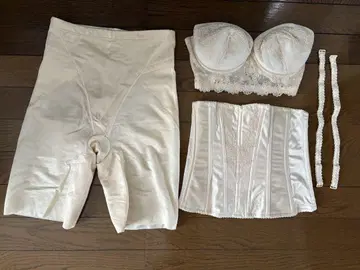 포시스 앤드 컴퍼니 일본제 브라이덜 이너 세트