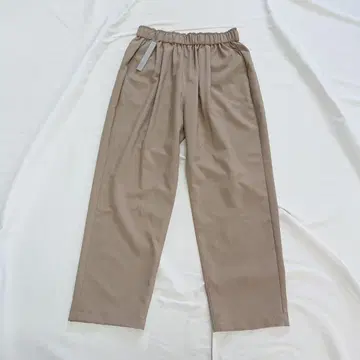 새상품 오로네 제시카 팬츠 베이지