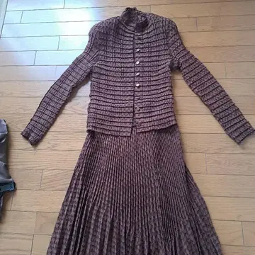 브라운 플리츠 셋업
