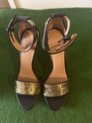 미사용 MARC BY MARC JACOBS 글리터 샌들 36