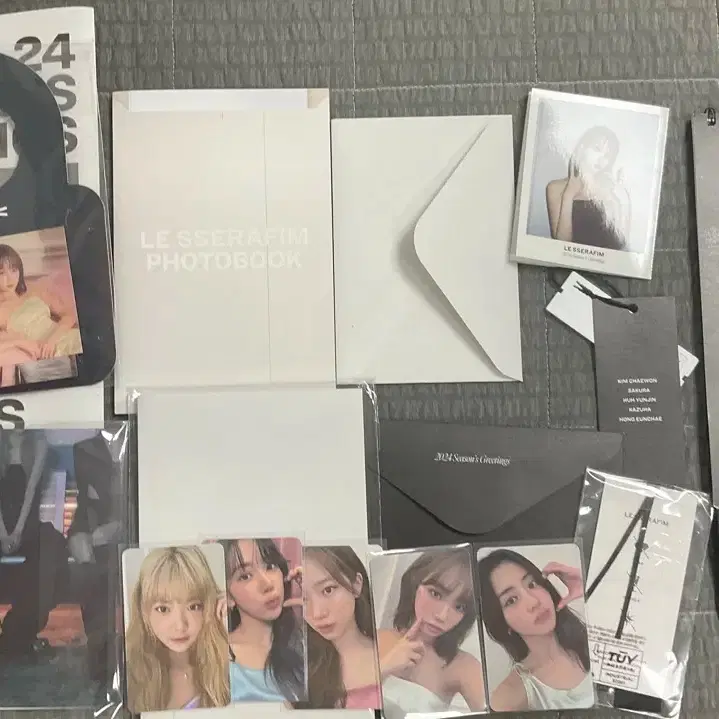 Le Sserafim 2024 season's greetings, full set with pre-order benefit and poca, simply unsealed