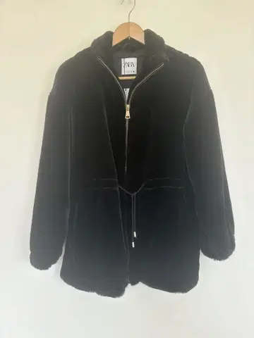 ZARA 자라 퍼 자켓 코트 블랙 S-M 사이즈  보아