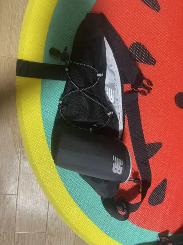 뉴발란스 바디백 블랙