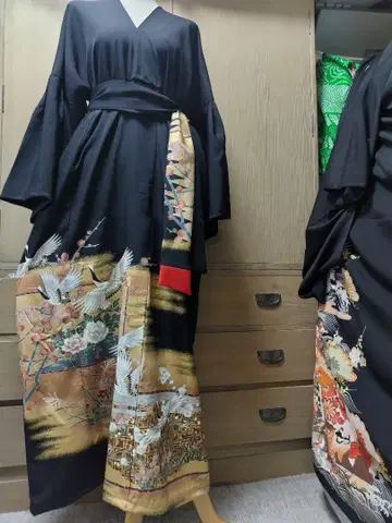 토메소데 실크 리메이크 원피스입니다.