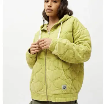 Urban Outfitters 하트 무늬 오버 사이즈 퀼팅 후드티