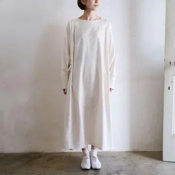 월운의 prayer slit dress