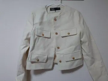 ZARA 화이트 버튼 자켓