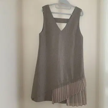 rirandture 슬리브리스 플리츠 원피스