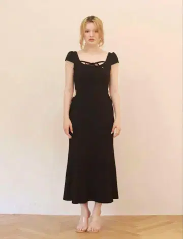 ANDMARY 플로라 바디 드레스