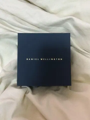 DANIEL WELLINGTON 실버 뱅글