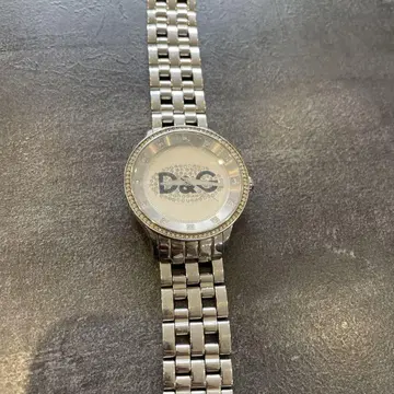 D&G 실버 쿼츠 손목시계