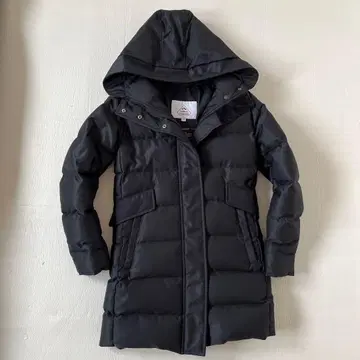 새상품급 PYRENEX 블랙 후드 부착 다운 자켓 xs