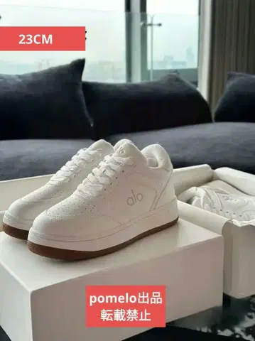 ALO Yoga Recovery Mode Sneaker 화이트