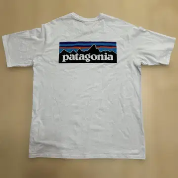 patagonia 화이트 T셔츠 M 사이즈