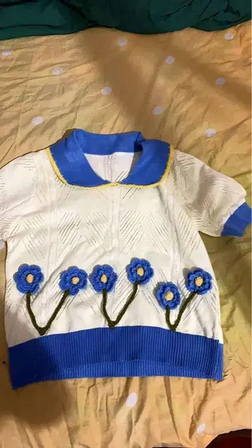 꽃무늬 자수 반팔 T셔츠 화이트/블루