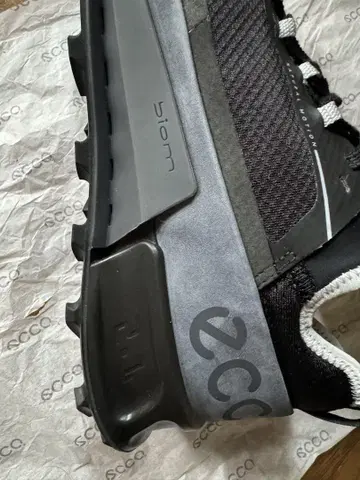 ecco biom 블랙 스니커즈 사이즈 39