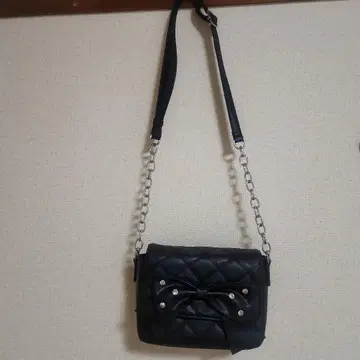 블랙 퀼팅 숄더백