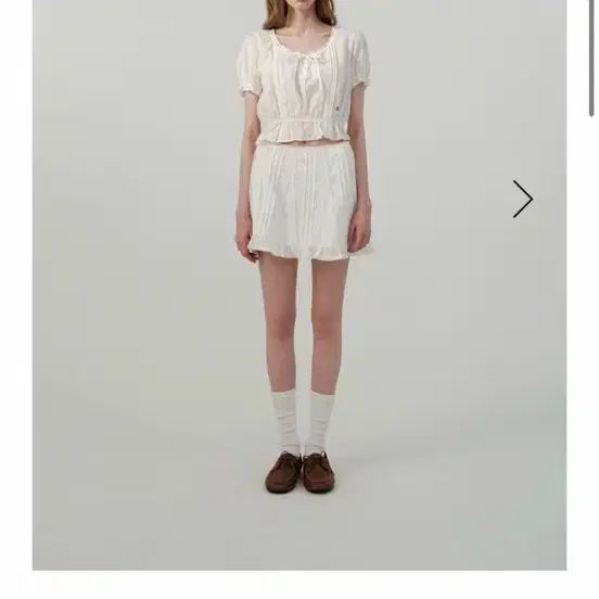 New product TheBarnet white lignes lace mini skirt on Bunjang