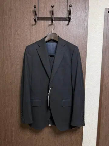 Y5 미사용 새상품! 고품질! 잘 만들어진 최신 블랙 무지 3피스 수트!